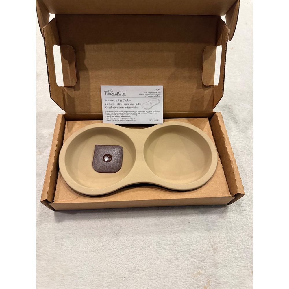 Pampered Chef Microwave Egg Cooker 1372 Stoneware Poacher Scrambler New Box